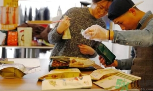 三只松鼠和百草味哪個好？三只松鼠和百草味哪個好吃？