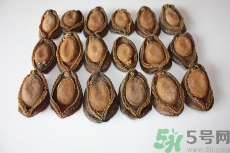 鮑魚的營養(yǎng)價值有哪些？鮑魚的藥用價值是什么？