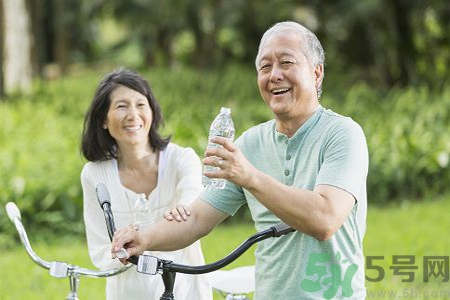 怎么洗掉水果上的農(nóng)藥？農(nóng)藥殘留的危害有哪些？
