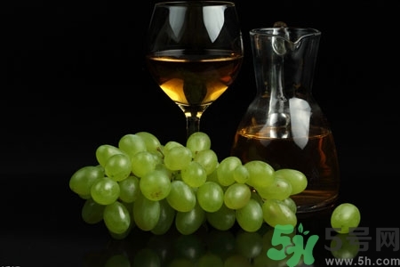 紅酒開瓶器怎么用？沒有開瓶器怎么開紅酒？