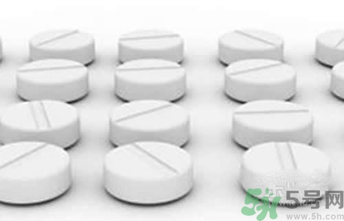 鈣片和維生素c可以一起吃嗎？鈣片和維生素一起吃好不好？