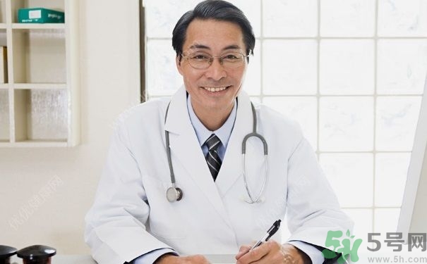 15歲還會(huì)得手足口病嗎？手足口病的癥狀有哪些？