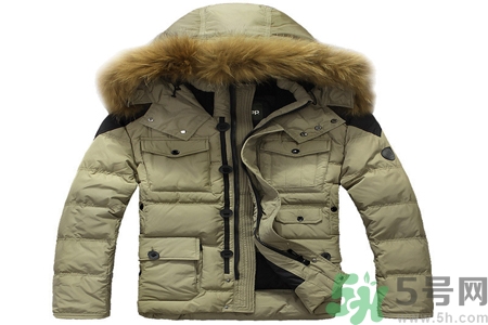 ?羽絨服可以用洗衣機(jī)洗嗎？羽絨服上油漬怎么洗？