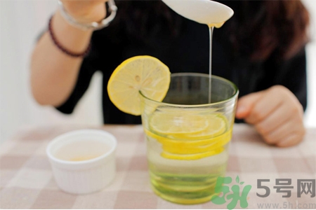 早晨空腹喝蜂蜜水好嗎？蜂蜜水什么時(shí)候喝好？