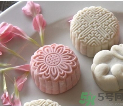 冰皮月餅和冰淇淋月餅有什么區(qū)別？冰皮月餅和冰淇淋月餅?zāi)膫€(gè)好吃？