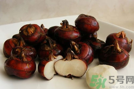 荸薺的營養(yǎng)價(jià)值是什么？荸薺一次可以吃多少？