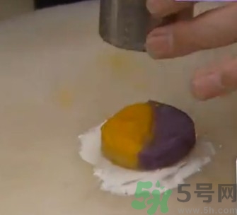 水晶月餅用的什么粉？水晶月餅的做法及配方