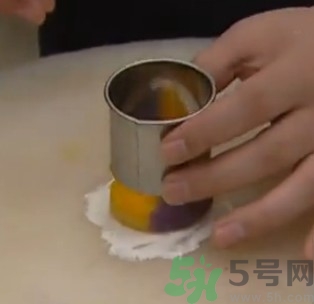 水晶月餅用的什么粉？水晶月餅的做法及配方