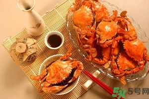 吃螃蟹可以喝紅酒嗎？吃螃蟹可以喝酒嗎？