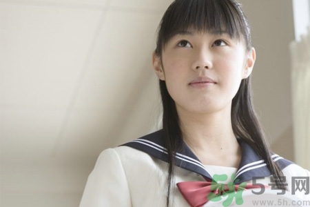 初中生女生的標(biāo)準(zhǔn)胸圍是多少？初中女生正常胸圍是多少？