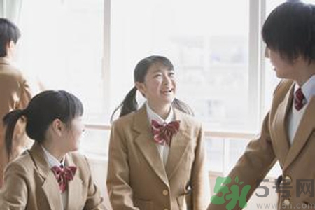 初中生女生的標(biāo)準(zhǔn)胸圍是多少？初中女生正常胸圍是多少？