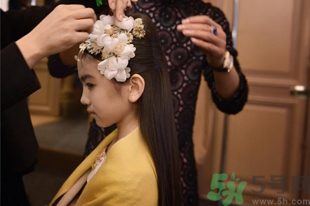 9歲女生的標準身高體重是多少？9歲女生正常身高體重是多少？