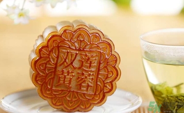 蓮蓉月餅的餡料是什么？蓮蓉月餅的餡料怎么做？