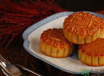 蓮蓉月餅的保質(zhì)期是多久？蓮蓉月餅怎么保存？
