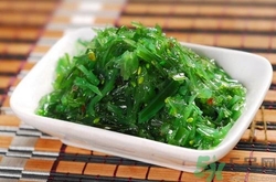下巴長(zhǎng)痘是上火嗎？下巴長(zhǎng)痘吃什么好？