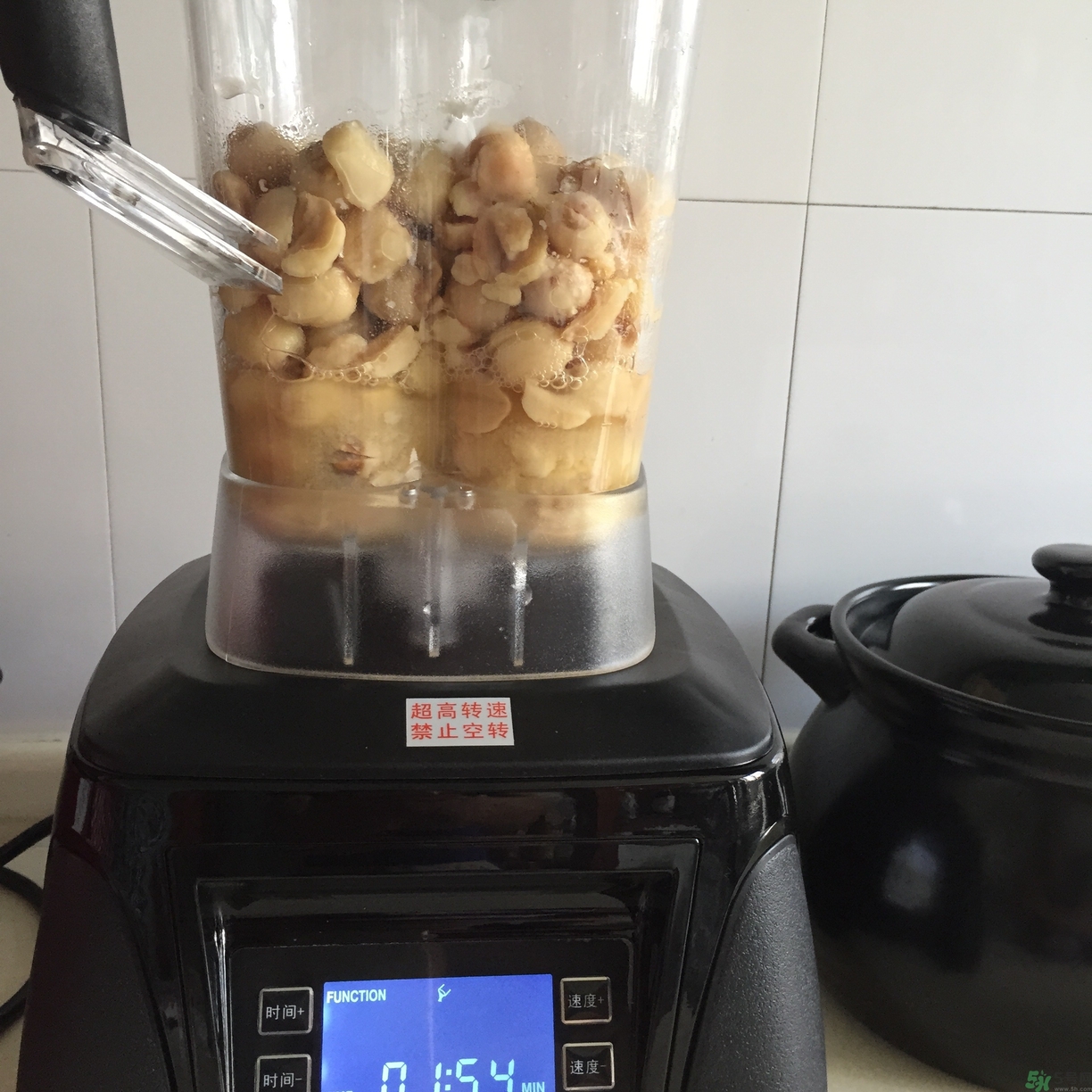 蓮蓉月餅的餡料是什么？蓮蓉月餅的餡料怎么做？