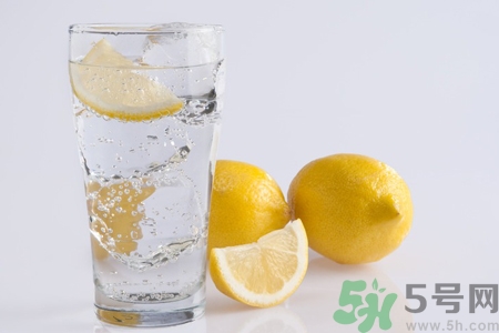 檸檬水是堿性食物嗎？檸檬水是酸性還是堿性？