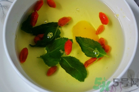 枸杞和檸檬能一起泡水喝嗎？檸檬枸杞茶的功效
