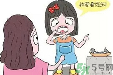 魚刺卡在喉嚨里怎么辦？取魚刺的小技巧有哪些？