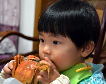 小孩子可以吃螃蟹嗎？小孩吃螃蟹好嗎？