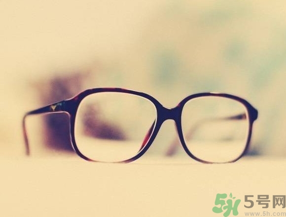 散光多少度算嚴(yán)重？散光相當(dāng)于近視多少度？