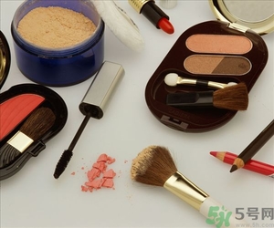 粉底液哪個牌子好？怎樣正確的選擇適合自己膚質(zhì)的粉底？