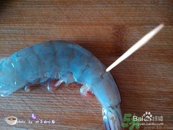 活蝦怎么處理干凈蝦線？活蝦怎么去蝦線？