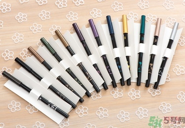 solone眼線筆怎么削？怎么推出來(lái)？