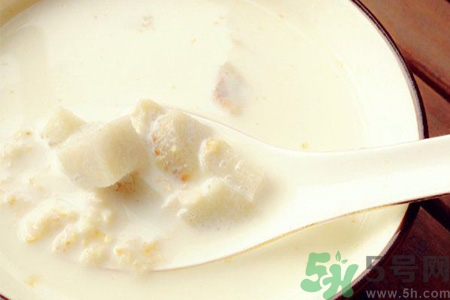 吃芋頭可以喝牛奶嗎？吃芋頭喝牛?奶有什么好處？
