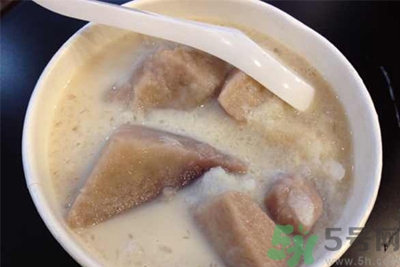 吃芋頭可以喝牛奶嗎？吃芋頭喝牛?奶有什么好處？