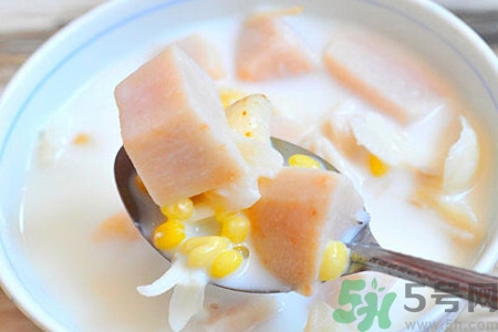 吃芋頭可以喝牛奶嗎？吃芋頭喝牛?奶有什么好處？
