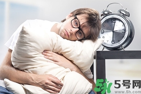 下午犯困怎么辦？犯困按摩什么穴位效果最快？