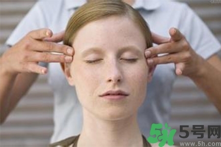 下午犯困怎么辦？犯困按摩什么穴位效果最快？