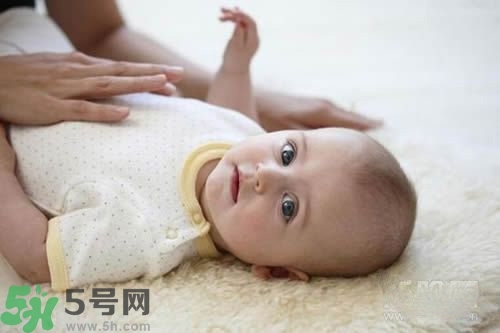 積食發(fā)燒怎么推拿？積食發(fā)燒推拿手法圖解