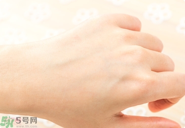 資生堂護(hù)手霜怎么樣？資生堂護(hù)手霜100g紅罐好用嗎？