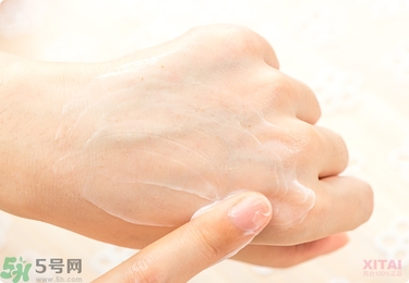 資生堂護(hù)手霜怎么樣？資生堂護(hù)手霜100g紅罐好用嗎？