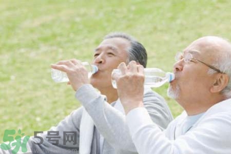 喝水能預防心血管疾病嗎？什么時候喝水對身體最好？