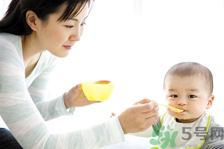 母乳不足的原因是什么？母乳不足怎么辦？