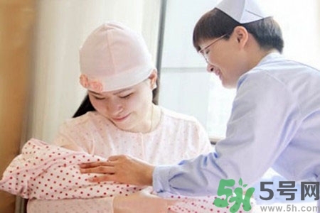 怎樣科學(xué)坐月子？坐月子是選擇傳統(tǒng)式還是科學(xué)式？