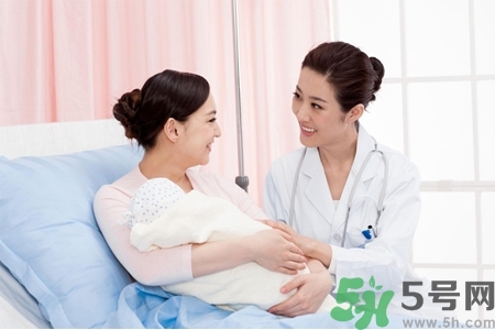 怎樣科學(xué)坐月子？坐月子是選擇傳統(tǒng)式還是科學(xué)式？