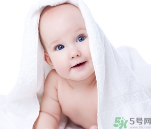 新生兒多久可以剪頭發(fā)？新生兒可以剪頭發(fā)嗎？