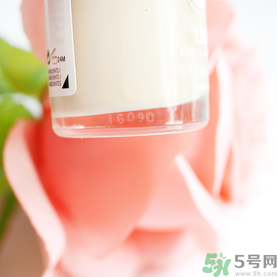 revlon露華濃粉底液怎么樣？露華濃粉底液色號選擇與試色