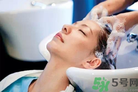 孕婦秋季洗頭多久一次？孕期洗頭一周幾次最好？