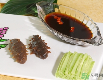 海參可以和雞蛋一起吃嗎？海參可以和雞一起煲湯嗎？