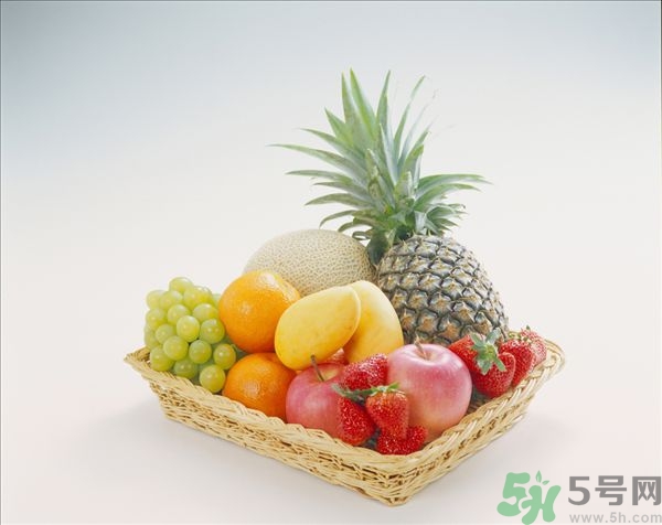 葡萄和蘋果可以一起吃嗎？葡萄和蘋果可以一起榨汁嗎？