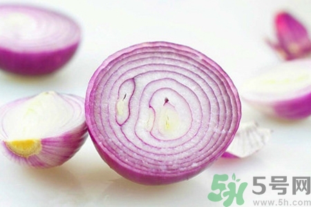 吃洋蔥的好處和壞處是什么？吃洋蔥可以降血糖嗎？