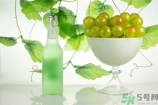 葡萄和蘋果可以一起吃嗎？葡萄和蘋果可以一起榨汁嗎？