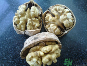 新鮮核桃能冷凍嗎？新鮮核桃能放冰箱嗎？