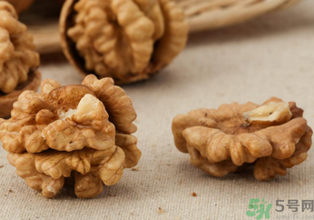 紙皮核桃和薄皮核桃的區(qū)別？紙皮核桃和薄皮核桃哪個好？
