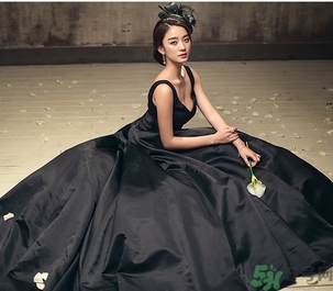 結(jié)婚可以穿黑襯衫嗎？參加婚禮可以穿黑色衣服嗎？
